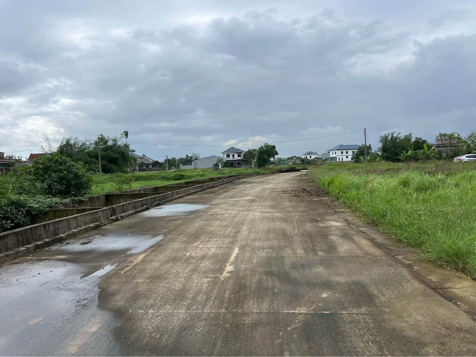 Đất Nghi Phong 110m² giá 2 tỷ - Đường 24m thông thoáng