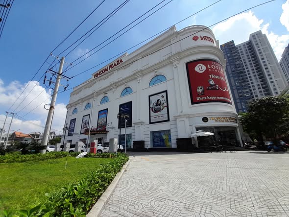 Nhà mặt tiền D4 - Vincom 550 Dĩ An 110m² giá 6.05 tỷ - Đầu tư sinh lời cao!