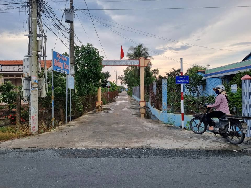 Đất thổ cư An Lục Long 300m² giá 490 triệu - Gần chợ và trường học!