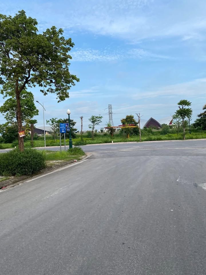 Đất nền Lê Triện, Việt Yên 102m² giá 10 tỷ - Sổ hồng chính chủ!