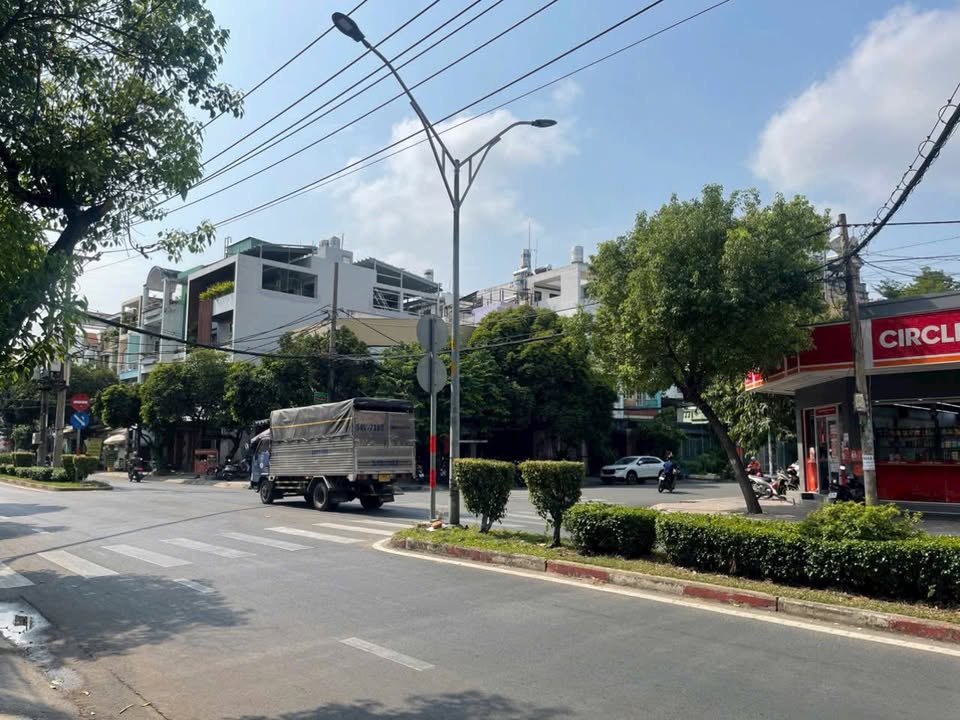 Nhà mặt tiền Nguyễn Cửu Đàm, Tân Phú, 73m² giá 13.5 tỷ - Chính chủ cần bán gấp!