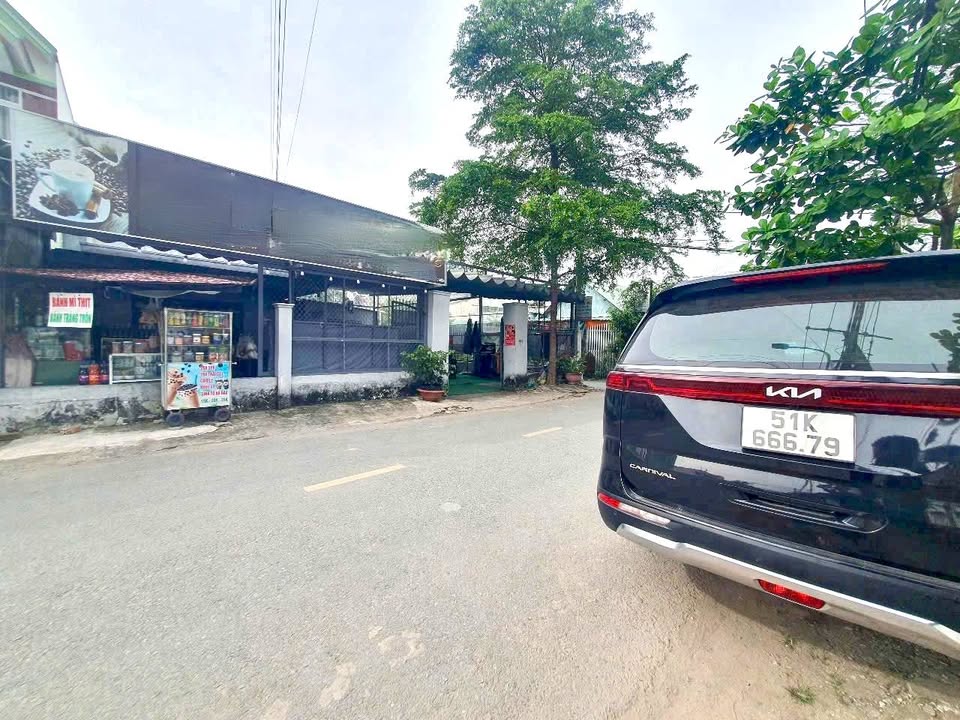 Nhà phố 2 mặt tiền đường Trung Đông 11, Hóc Môn 300m² - Đầu tư sinh lời hấp dẫn!