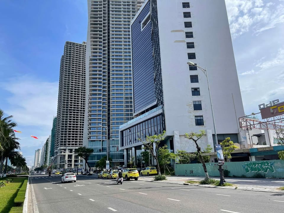 Đất mặt tiền Phạm Văn Đồng, Sơn Trà 250m² giá 80 tỷ - Vị trí đắc địa, kinh doanh sinh lời!