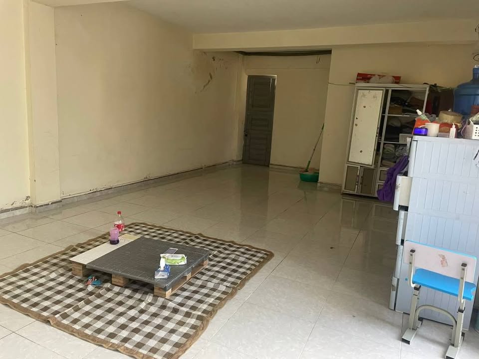 Nhà 3 tầng mặt đường QL6, Chiềng Lề, Sơn La 120m² giá chỉ 1.3 tỷ - Đầu tư thông minh!