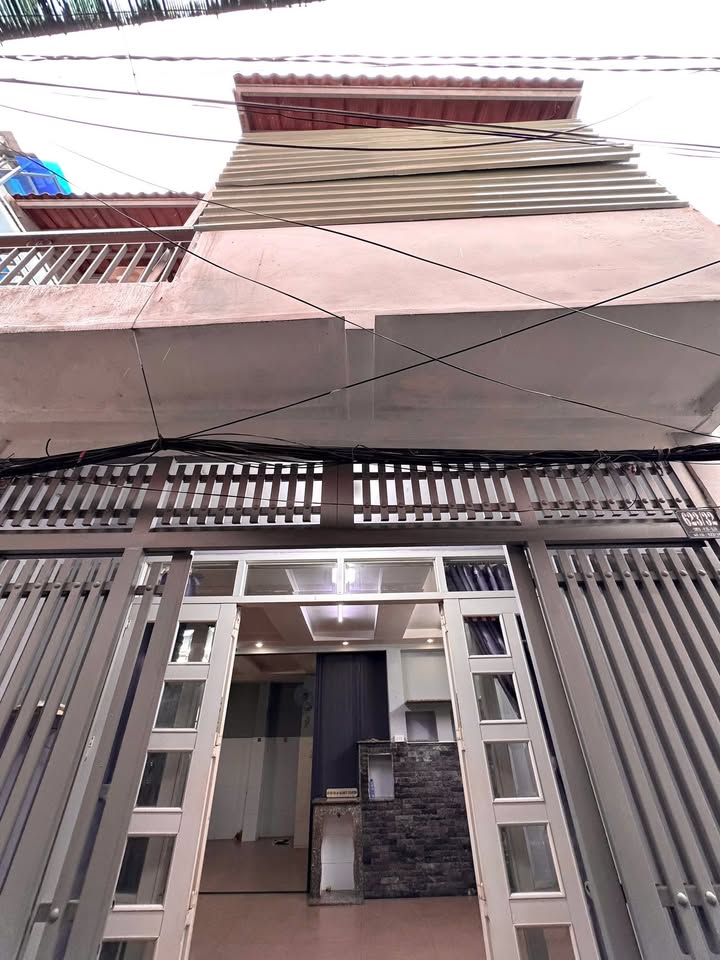 Nhà cho thuê 623 Cách Mạng Tháng 8, Q. 10 - 50m², giá chỉ 12 triệu/tháng!