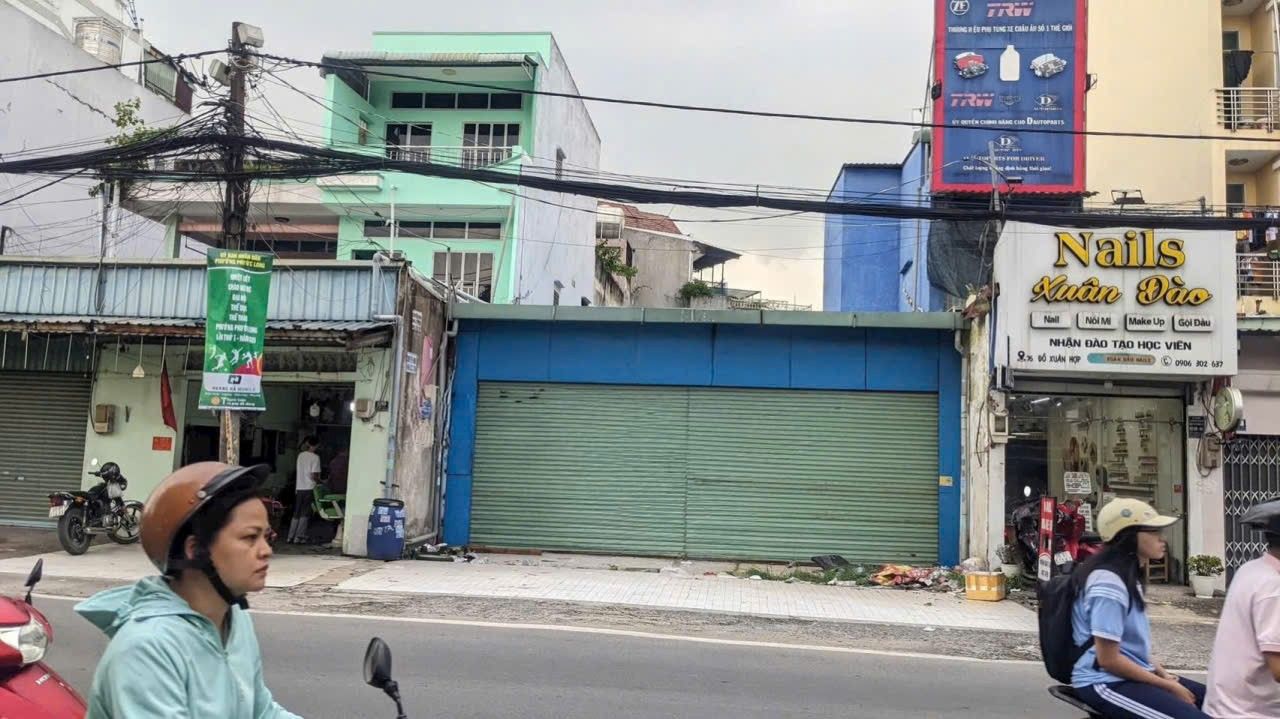 Nhà mặt tiền Đỗ Xuân Hợp, Quận 9, 210m² - Kinh doanh sầm uất ngay trung tâm!