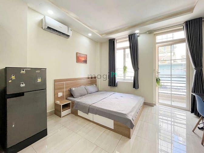 Cho thuê phòng trọ có ban công giá rẻ ngay Quận 10 - Full nội thất
