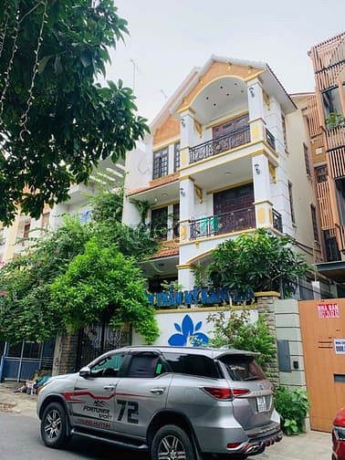 Cho Thuê Tòa Nhà Hoa Đào 800m² giá 75 triệu - Biệt Thự Văn Phòng Sang Trọng
