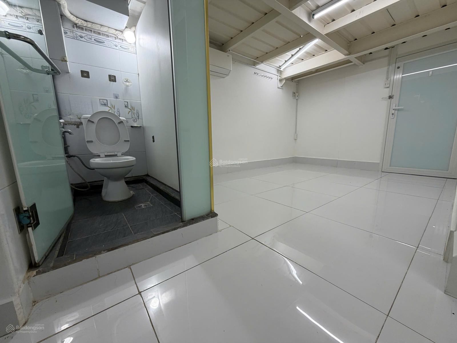 Phòng trọ 30m² tại 92 Đỗ Bí, Phú Thạnh, Tân Phú - Giá chỉ 2,5 triệu/tháng!