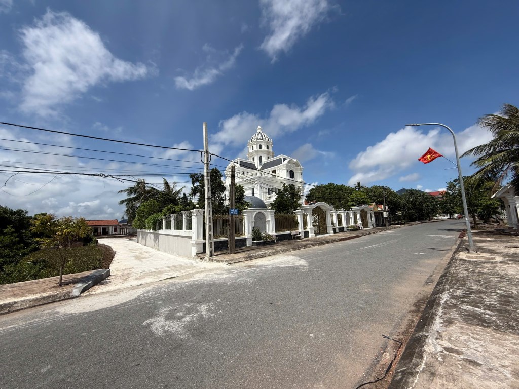 Lô đất góc 70m² tại Quất Lâm giá chỉ 1 tỷ - Đối diện bãi tắm