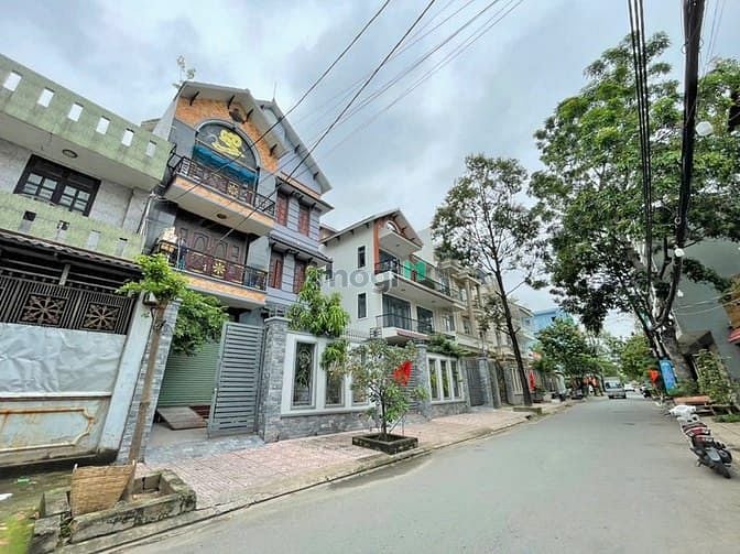 Nhà 10m x 20m, 2 lầu, hẻm 12m, Bình Tân - Đầu tư sinh lời ngay!