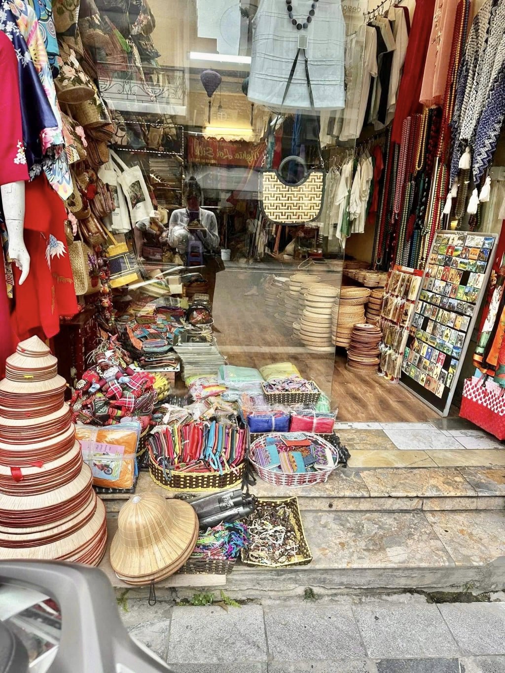 Bán nhà mặt phố Hàng Gai, Hoàn Kiếm 219m² giá 358 tỷ - Vị trí đắc địa, thương lượng!