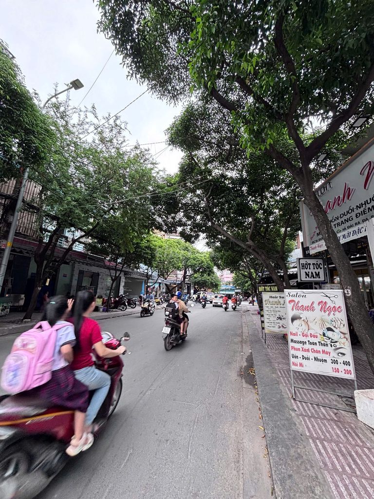 Nhà mặt tiền kinh doanh Đường số 11, Phú Lâm 50m² giá 10.5 tỷ - Sẵn sàng đầu tư!