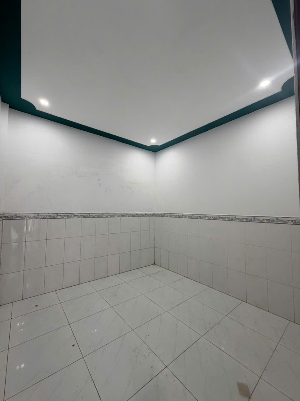 Nhà mới ngay chợ Mỹ Hạnh Nam 40m² giá 595 triệu - Sổ hồng chính chủ!