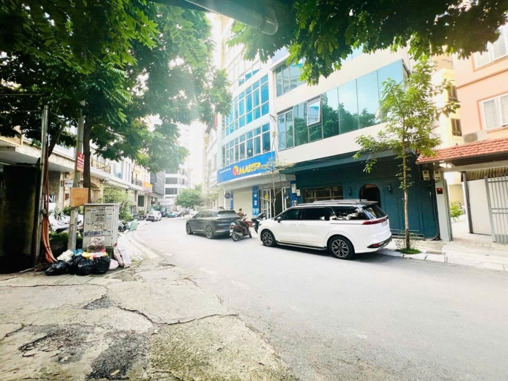 Bán nhà mặt phố Lạc Long Quân 55m² giá 27 tỷ - Cơ hội đầu tư sinh lời!