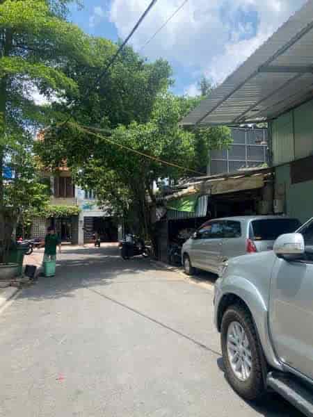 Kho cho thuê 421, Hiệp Bình 300m² giá 16.8 triệu - Diện tích rộng, giao thông thuận lợi!