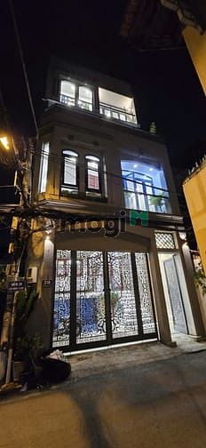 Bán nhà mới góc 2MT Trần Hữu Trang, Phú Nhuận 70m² - Hầm, Thang máy sẵn sàng vào ở!