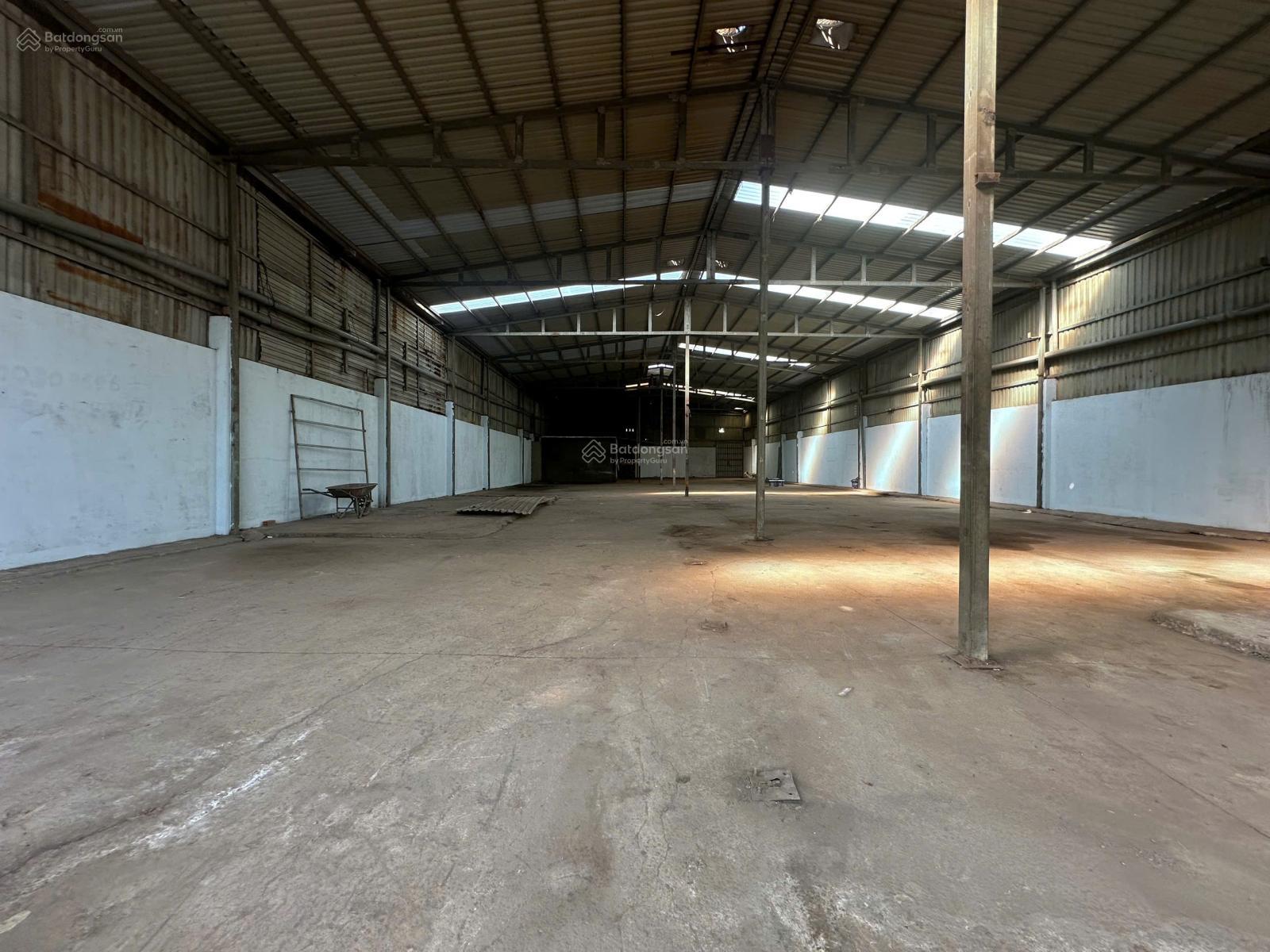 Cho thuê kho, nhà xưởng 600m2 tại Thạnh Lộc, 42 triệu, Q12, HCM - Chính chủ, mặt tiền rộng