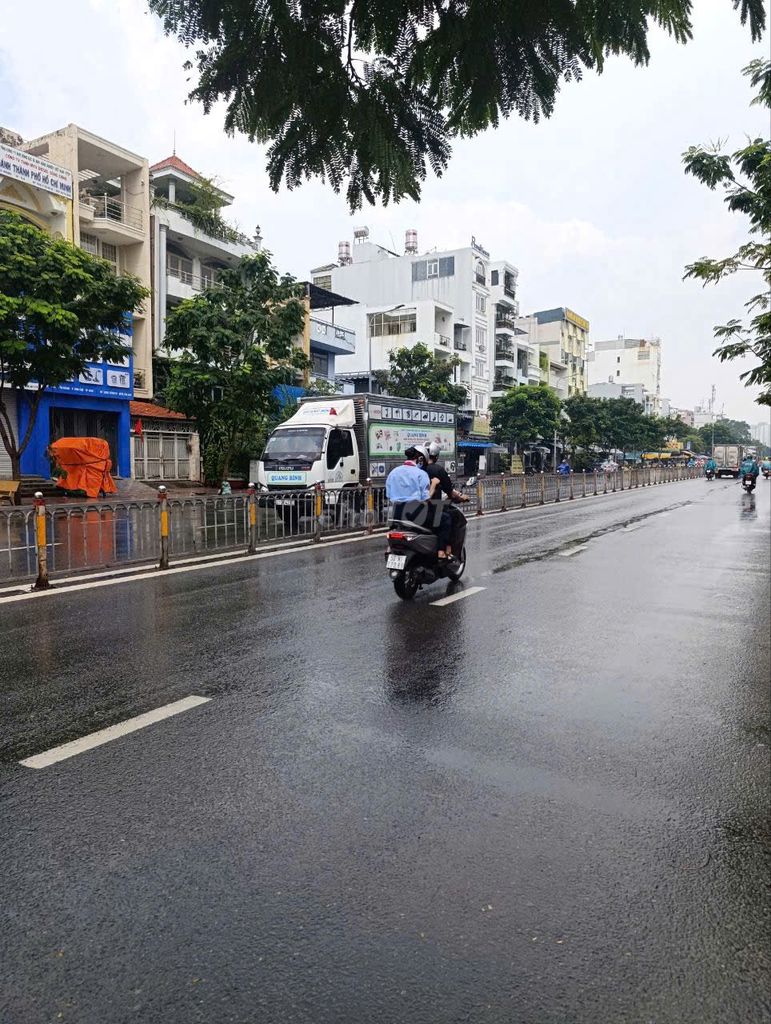 Nhà mặt tiền kinh doanh Đường Lý Chiêu Hoàng, Quận 6, 94m² giá 17.4 tỷ - Đầu tư sinh lời ngay!