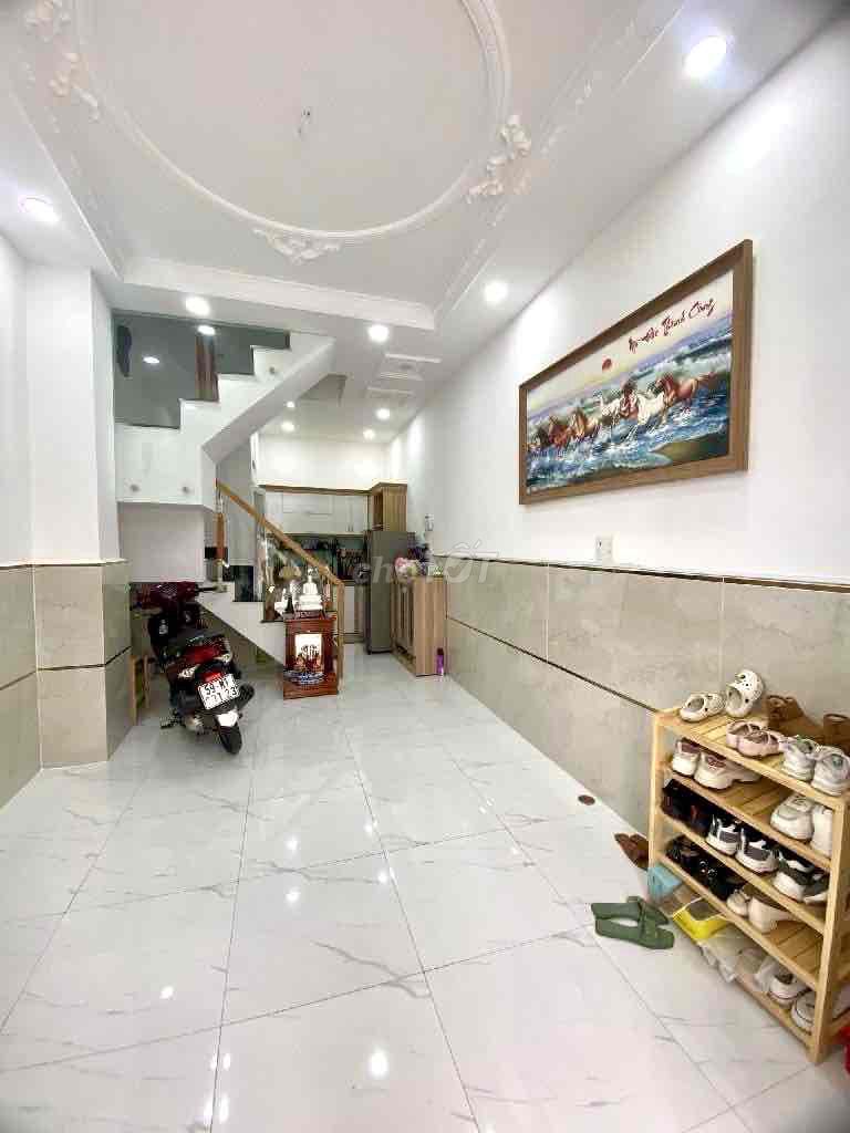 Nhà 3 tầng mới đẹp Hồ Văn Long 26m² chỉ 2.88 tỷ - Dọn vào ở ngay!