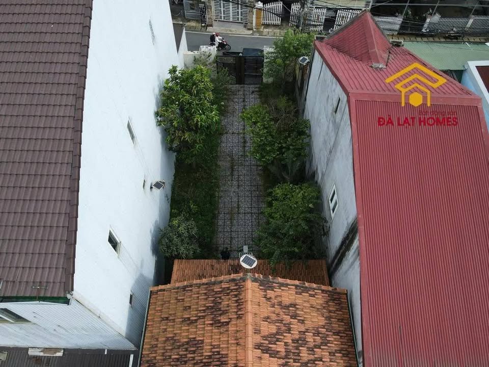 Bán đất tặng nhà sân vườn Đà Lạt 318m² - Vị trí trung tâm, sẵn sàng kinh doanh!