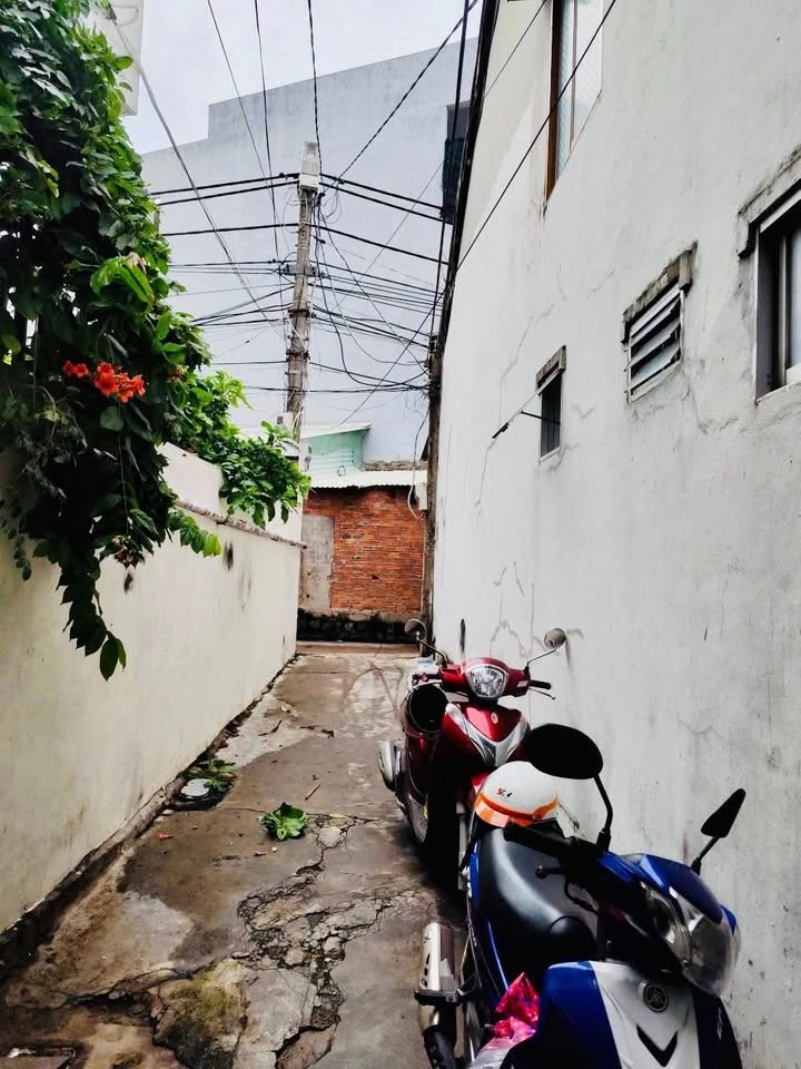 Bán nhà hẻm đường Nguyễn Công Trứ, phường 4, Tuy Hòa - Diện tích 48m², giá 1.2 tỷ - Cơ hội đầu tư tuyệt vời!