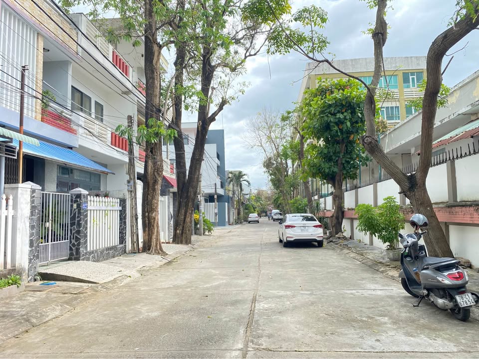 Nhà 2 mê 1 tum đường Trường Chinh, phường 7, Tuy Hòa, 100m² - Chính chủ, sổ đỏ đầy đủ!