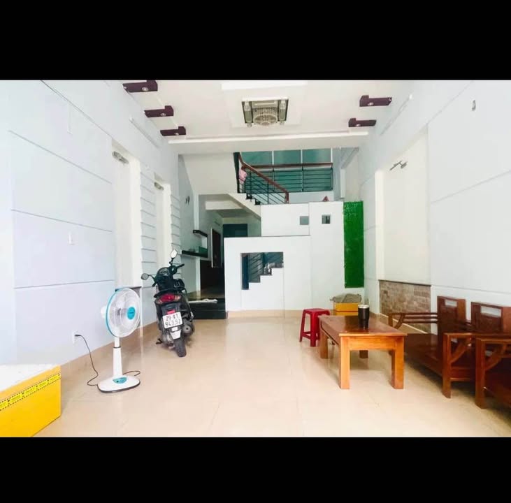 Nhà 3 tầng Hòa Cường Đà Nẵng 90m² giá 11 tỷ - Vị trí đắc địa, kinh doanh thuận lợi!