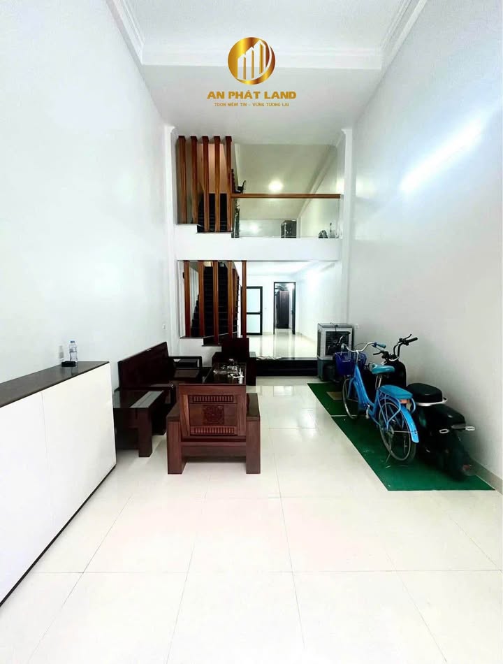 Nhà 3 tầng chính chủ tại đường Nguyễn Văn Cừ, Ninh Bình - Diện tích 61.7m², giá thỏa thuận!