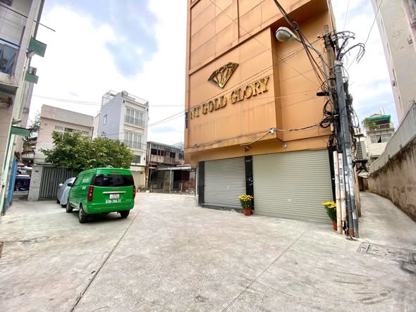 FrontHouse cho thuê tại Quận 10 - Diện tích 325m², Thích hợp cho mọi ngành nghề!