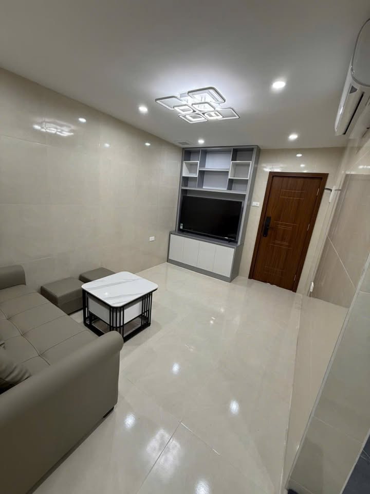 Căn hộ cho thuê TT A10 Nghĩa Tân 40m² giá 7.5 triệu - Nội thất đầy đủ, mới sửa đẹp!