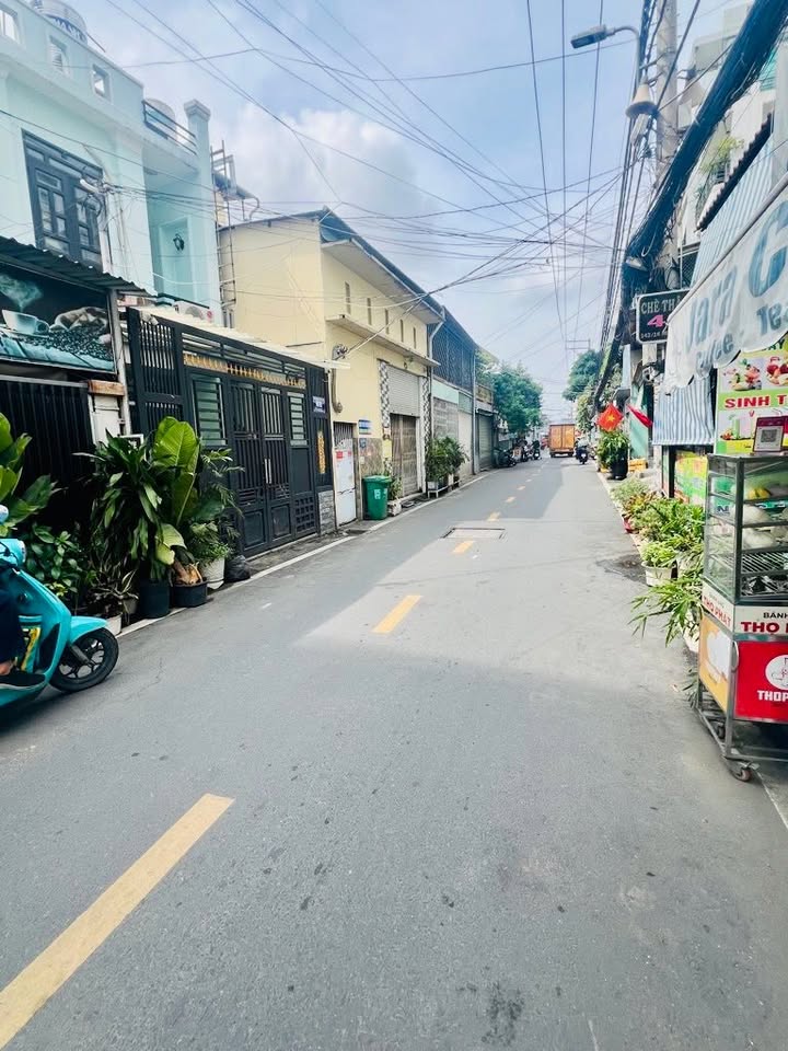 Nhà bán Quận 7 - Nguyễn Thị Thập 85m² giá chỉ 11 tỷ - Tiện ích đầy đủ!