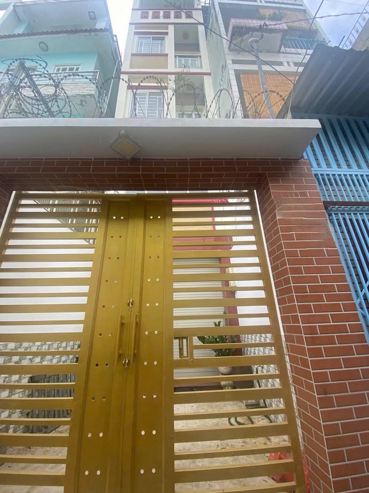 Nhà 4 tầng Lê Hồng Phong, Q.5, 40.5m² - Pháp lý sổ hồng đầy đủ!