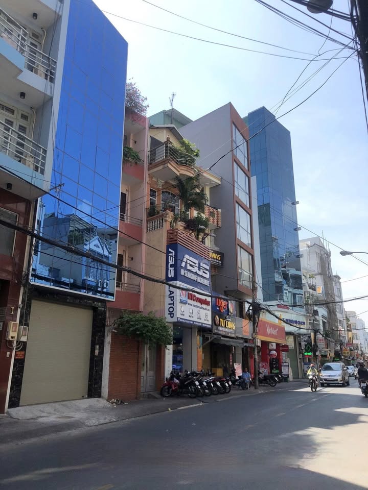 Cho thuê mặt tiền đường Hồ Bá Kiện 68m² - Kinh doanh tự do tại Quận 10!