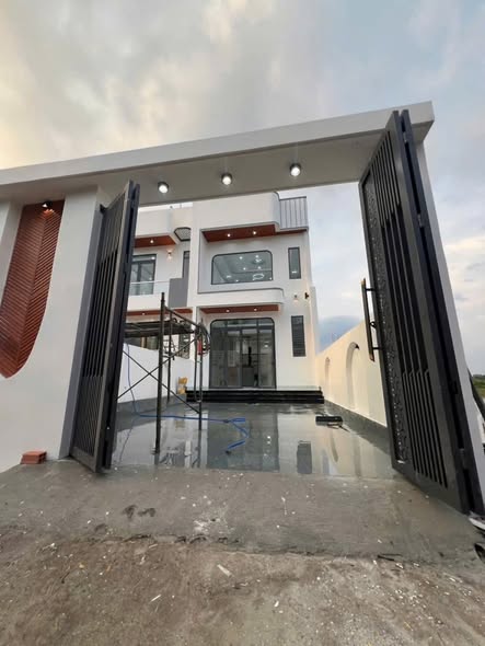 Nhà phố Mỹ Hạnh Nam 125m² giá 2.25 tỷ - Sẵn sàng vào ở ngay!