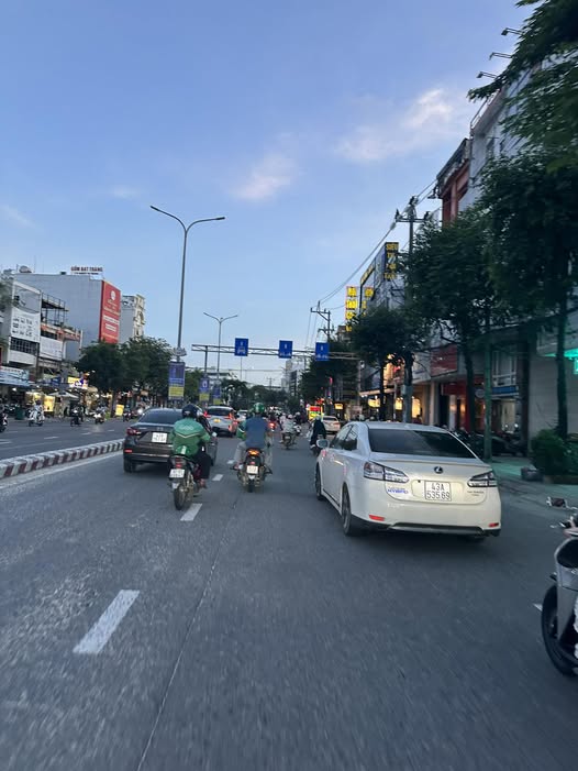 Cho thuê nhanh nguyên căn mặt tiền đường 2/9 Đà Nẵng 100m² - Kinh doanh sầm uất 24/24!