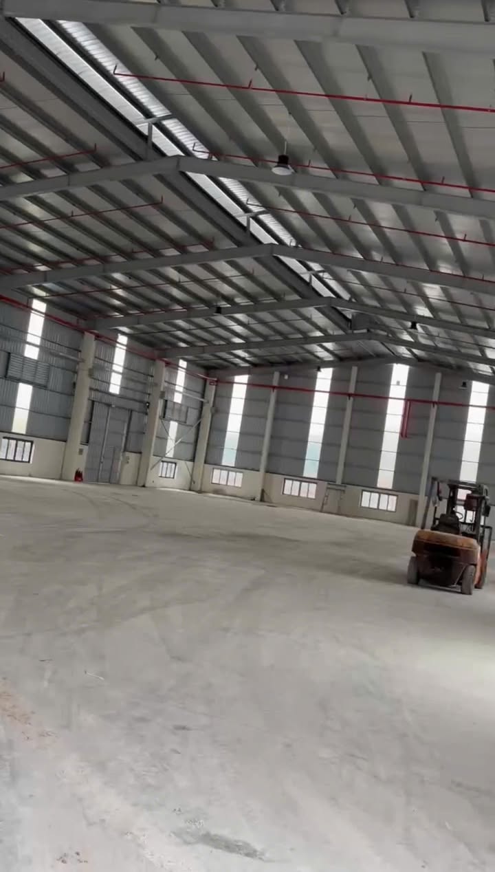 Xưởng cho thuê tiêu chuẩn công nghiệp tại Thanh Liêm, Hà Nam 1680m² - Nhà xưởng mới 2024, vào ngay!