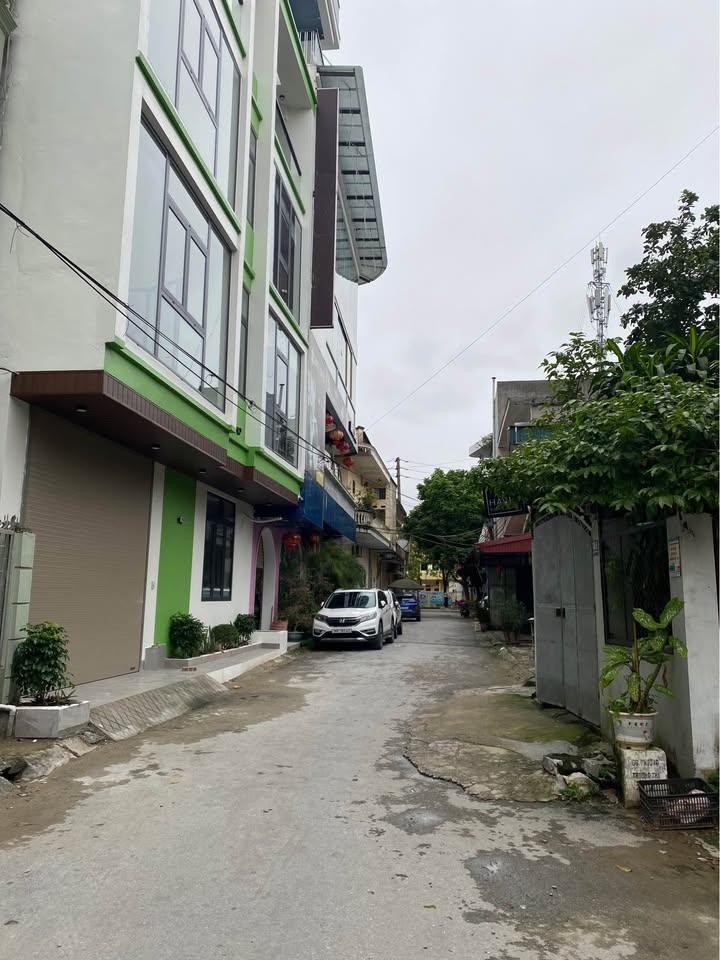 Nhà phố Lê Hoàn 40m² giá 6 tỷ - Vị trí kinh doanh đỉnh cao!