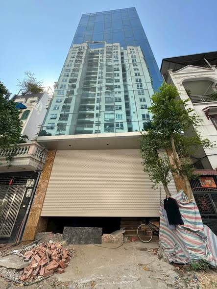 Tòa nhà văn phòng cho thuê tại Lạc Long Quân, Tây Hồ 113m² - Thiết kế hiện đại, giao ngay!