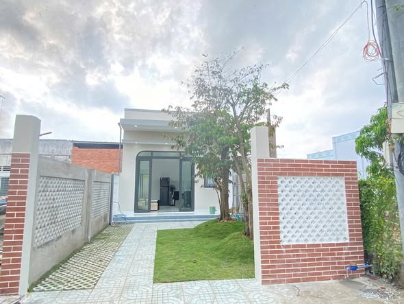 Nhà cấp 4 tại Ấp Đông Trung, Tân Chánh 118m² giá chỉ 1.25 tỷ - Không thể bỏ qua!