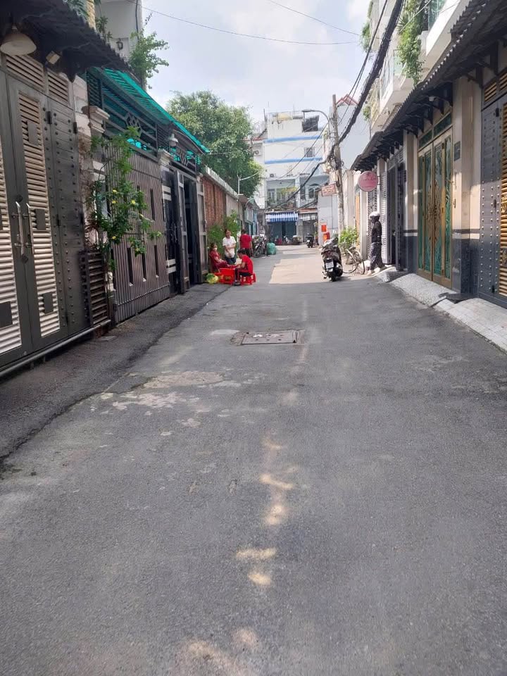 Nhà cho thuê nguyên căn hẻm xe tải 80m² tại Gò Vấp - Giá 12 triệu/tháng