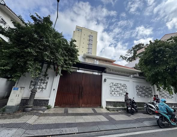 Bán biệt thự góc 2 mặt tiền Quận 3 - Diện tích 713m², giá 350 tỷ - Đầu tư sinh lời!