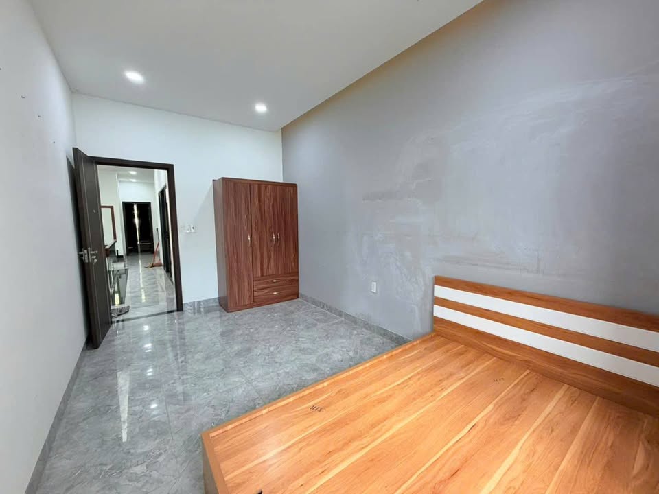 Nhà mặt tiền Tiên Sơn 18, quận Hải Châu 90m² giá 9.5 tỷ - Kinh doanh thuận lợi!