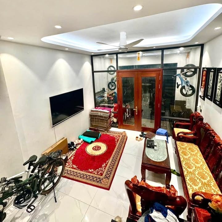 Nhà Phố Tân Ấp, Ba Đình 56m² giá 12.2 tỷ - Sổ đỏ chính chủ, an sinh đỉnh!