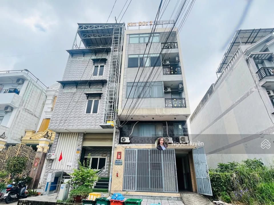 Căn hộ dịch vụ 5 tầng Thủ Đức 680m² giá 20 tỷ - Thu nhập 100 triệu/tháng!