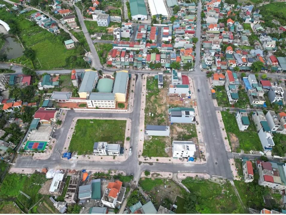 Đất nền Phương Đông, Uông Bí 112,5m² giá 3 tỷ - Vị trí kinh doanh sầm uất!