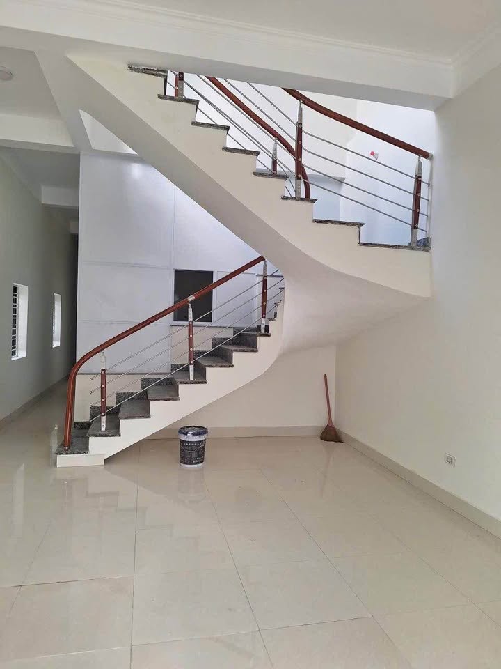 Nhà mái bằng Hạ Long 80m² giá 2 tỷ - Ô tô vào tận cửa!