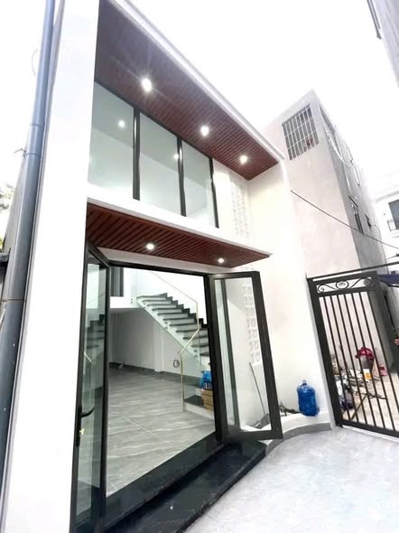 Nhà 2 tầng độc lập đường Quỳnh Cư 100m² giá 1,95 tỷ - Ngôi nhà mơ ước chờ bạn!