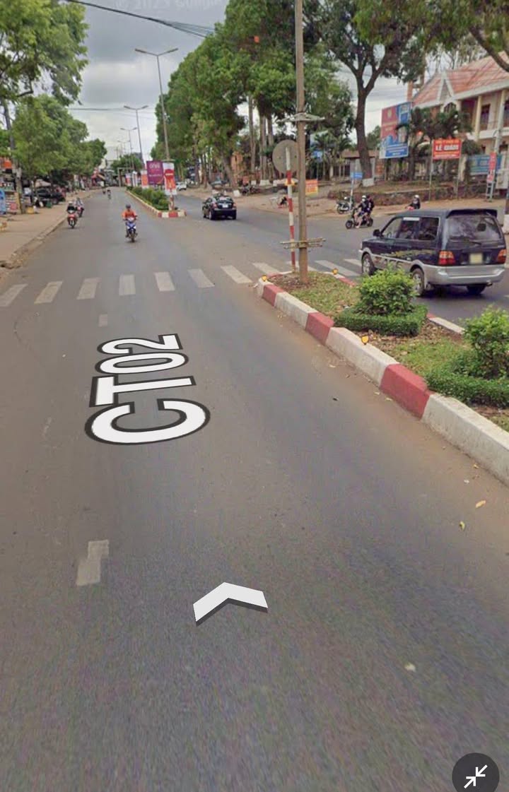 Mặt tiền FrontHouse Quốc lộ Hùng Vương Buôn Hồ 250m² giá 10 tỷ - Kinh doanh sầm uất