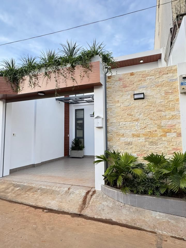 Nhà hẻm Nguyễn Thái Học, Pleiku 100.3m² giá 3.1 tỷ - Kinh doanh Homestay lý tưởng!